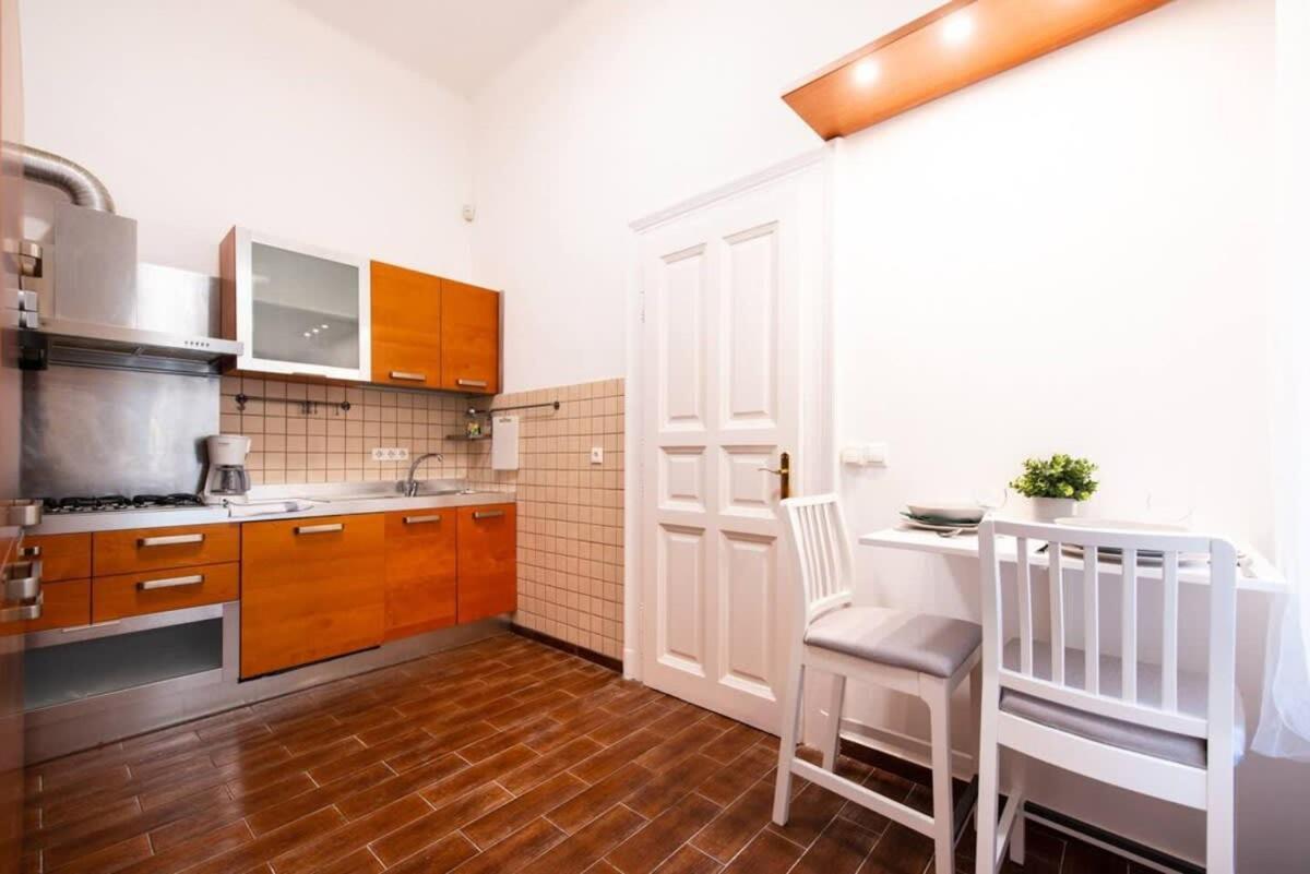 Very Central Convenient Large Ac Place Budapest Exterior photo