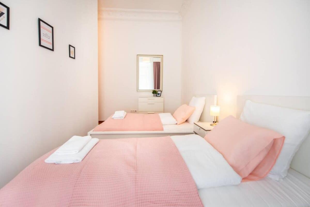 Very Central Convenient Large Ac Place Budapest Exterior photo